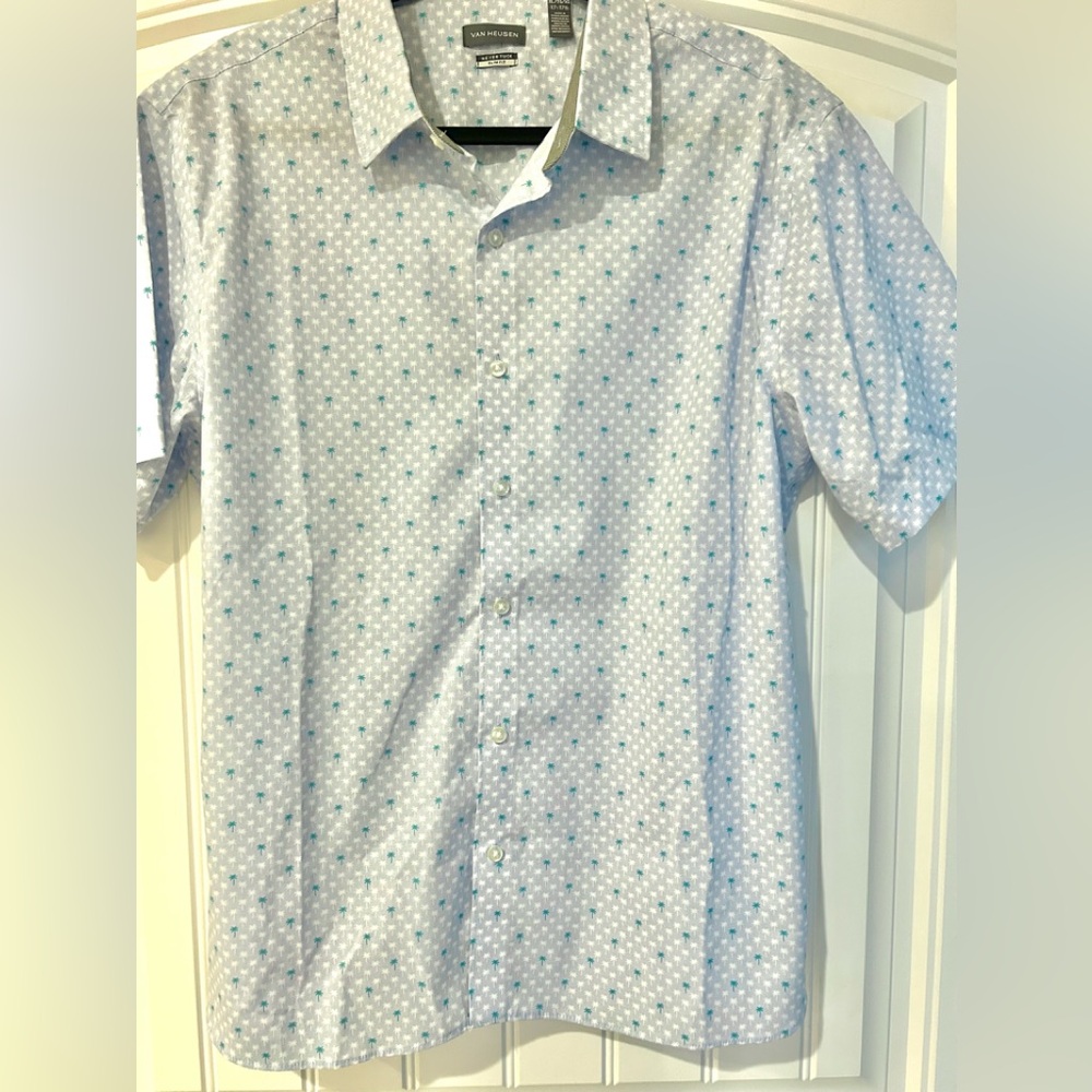 Van Heusen Never Tuck Shirt NWOT
